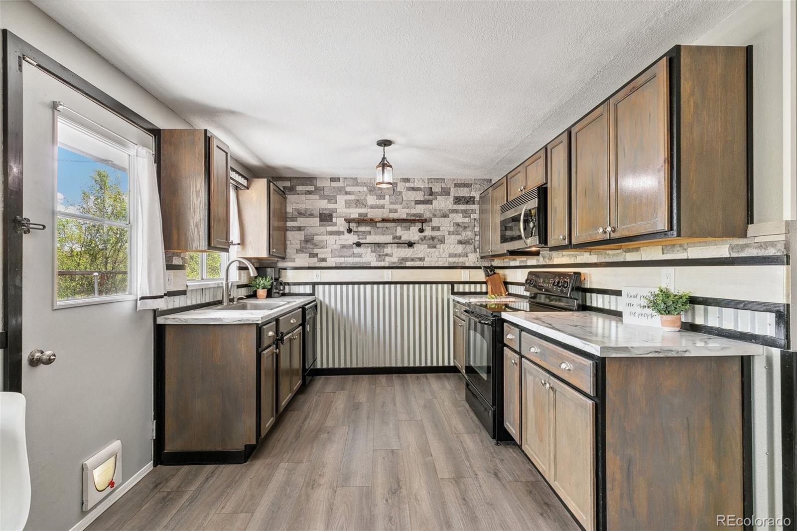4475 London Lane