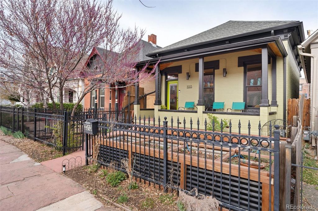 Photo of 3313 Curtis Street, Denver, CO 80205 (MLS # 1997332)