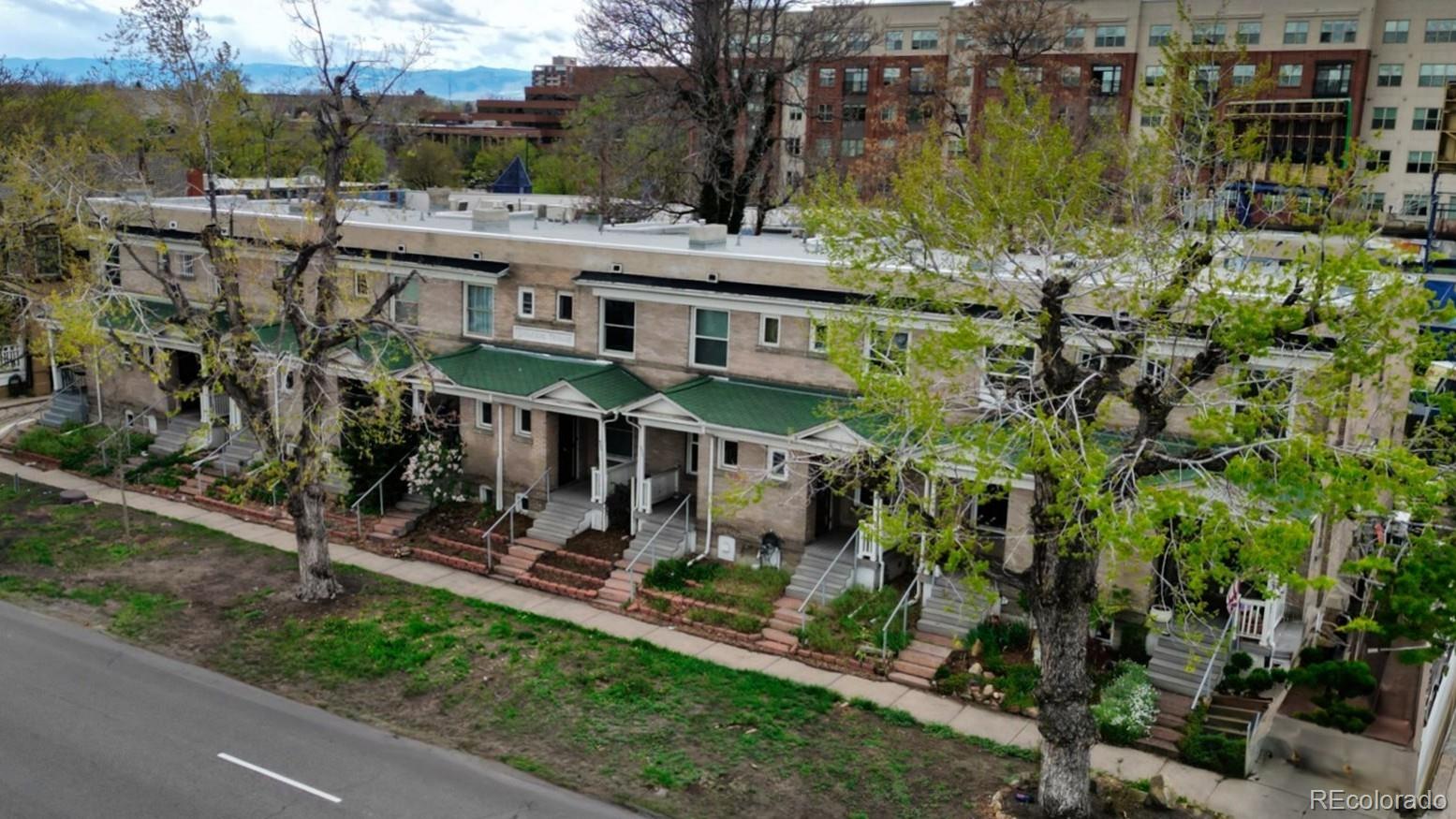 553 N Logan Street