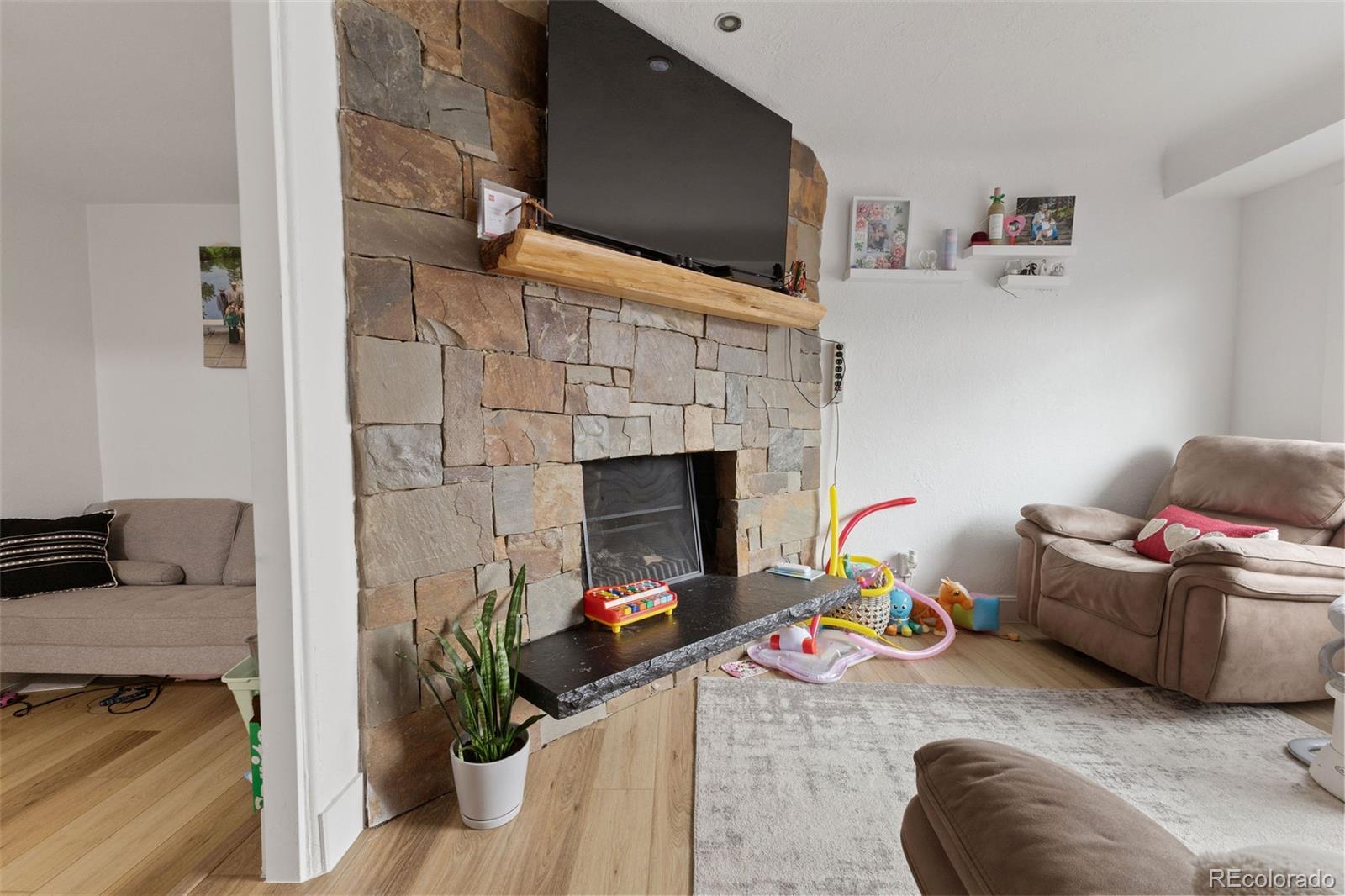 1749 Macon Street, Aurora, CO, 80010 3 1749 Macon Street
