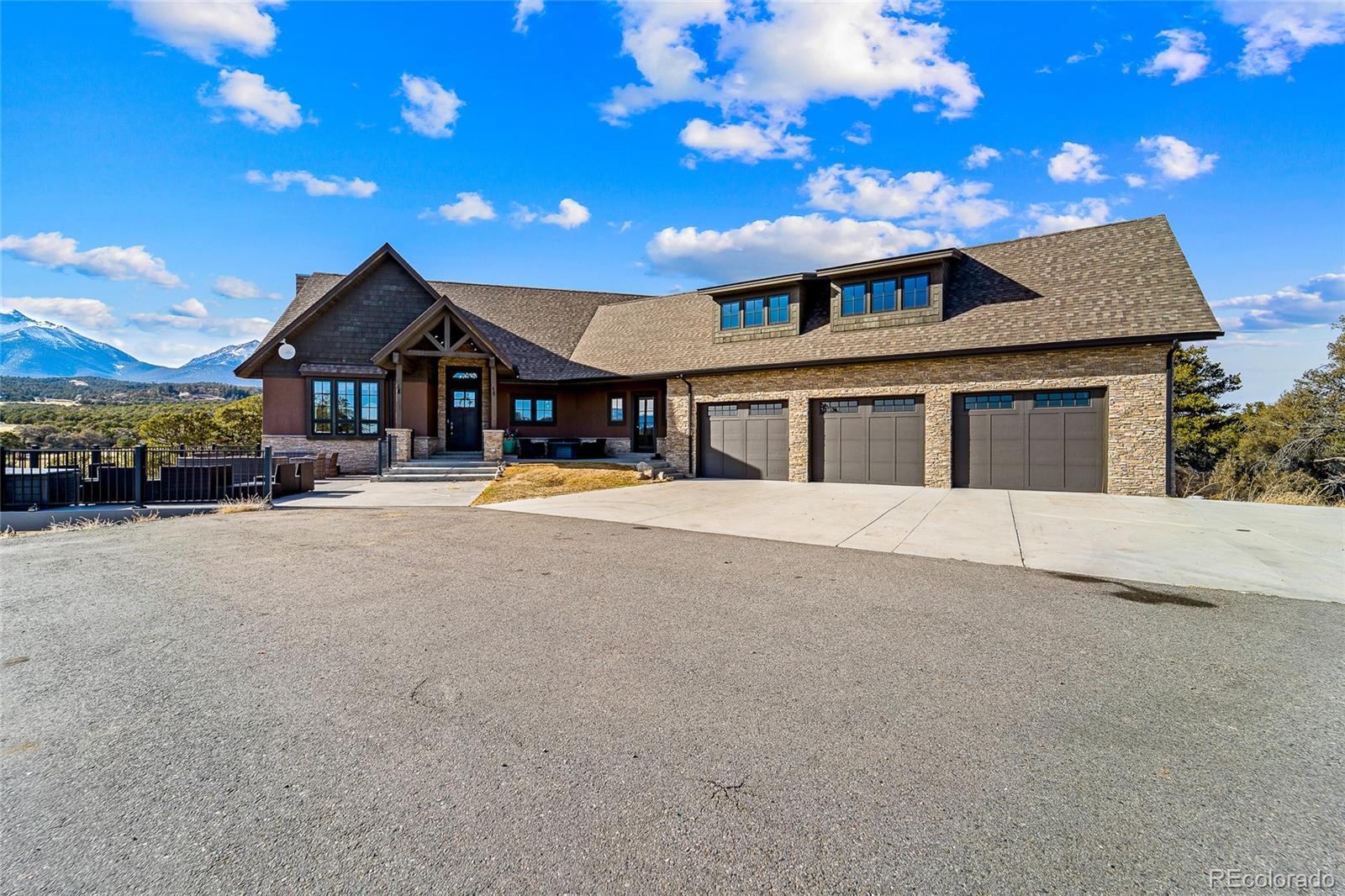 11905 Highland Circle