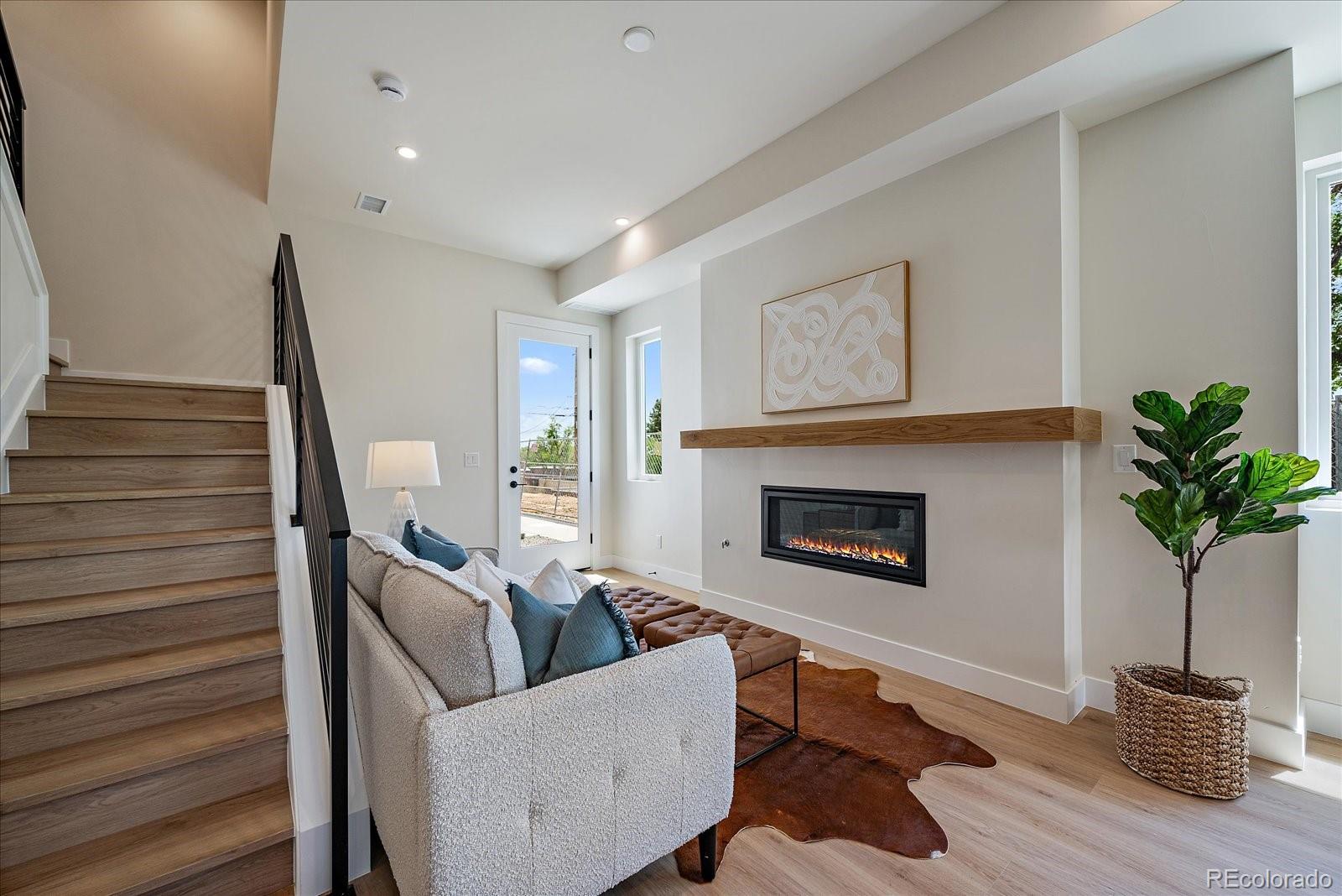 1372 Lowell Boulevard 2