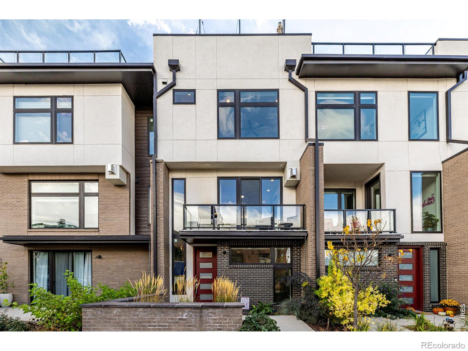 6820 E Lowry Boulevard