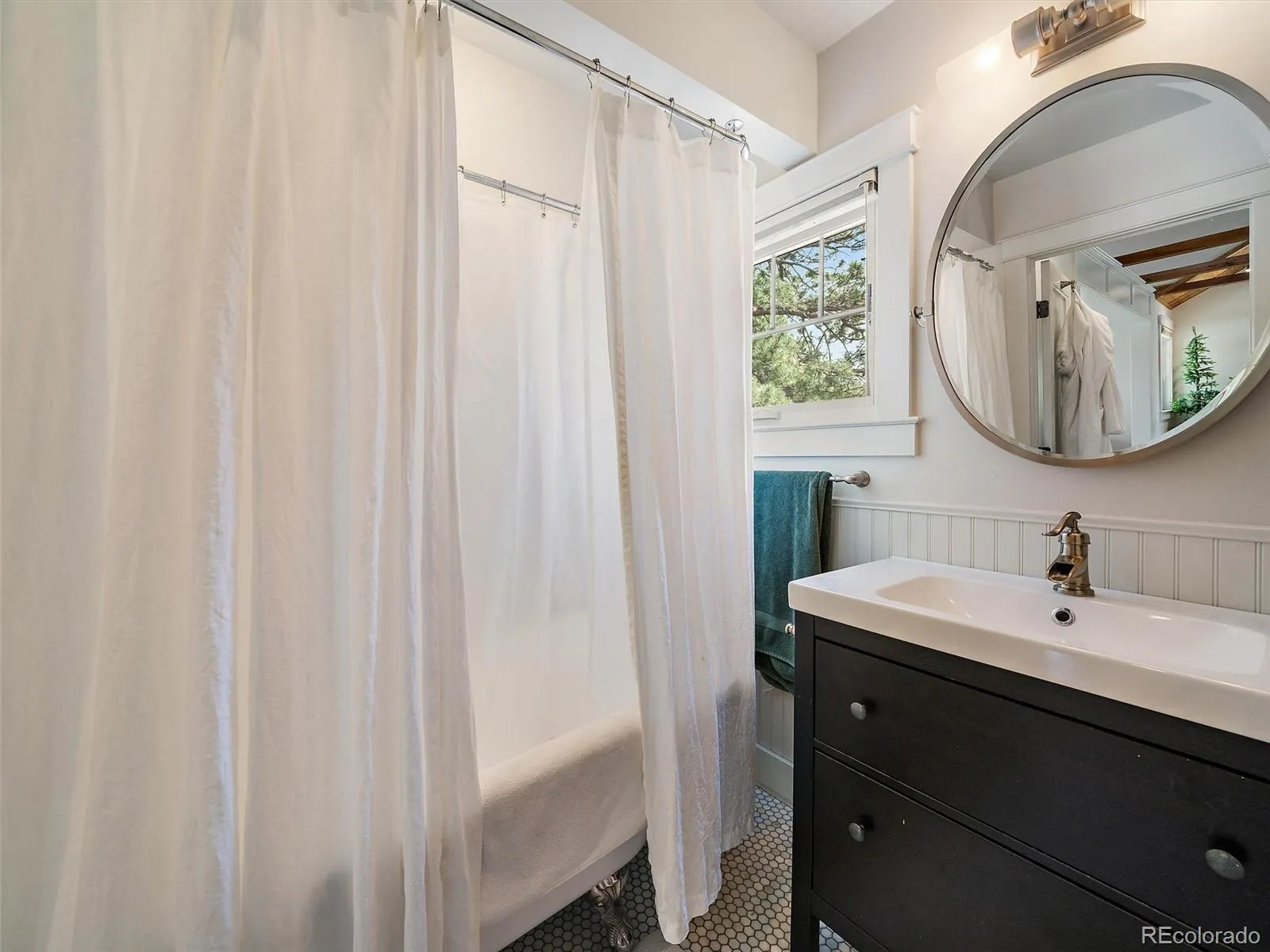 Indian Hills, Colorado 80454, United States, 2 Bedrooms Bedrooms, ,2 BathroomsBathrooms,Residential,Active,160288