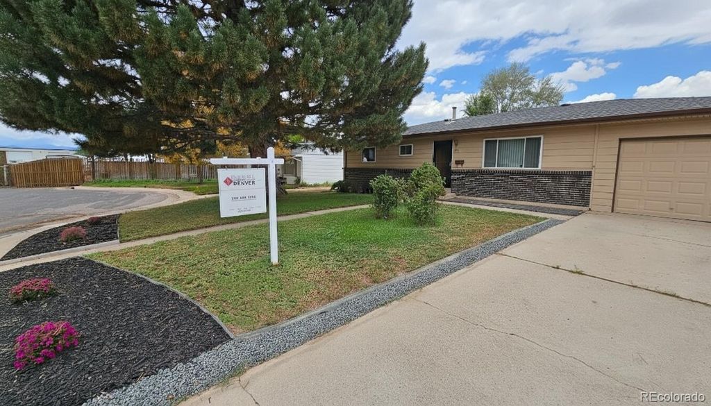 Photo of 1231 W Radcliff Avenue, Englewood, CO 80110 (MLS # 9082564)