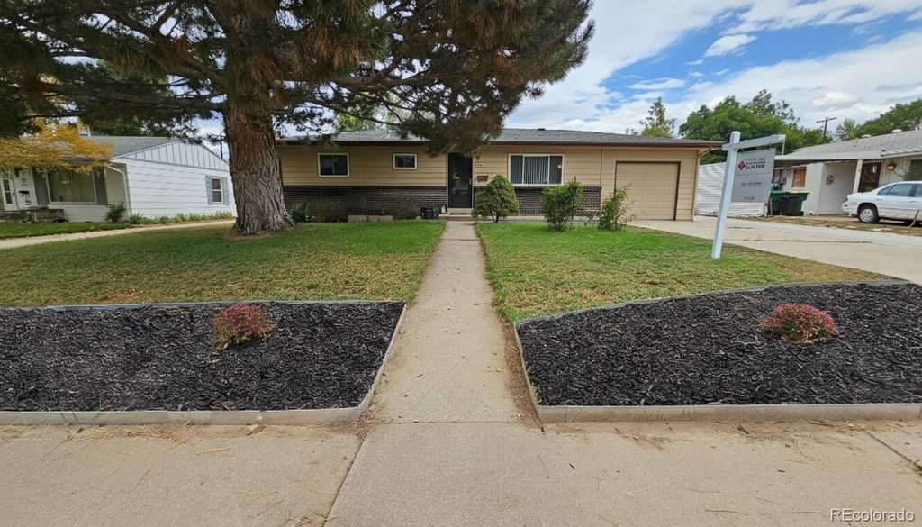 Photo of 1231 W Radcliff Avenue, Englewood, CO 80110 (MLS # 9082564)
