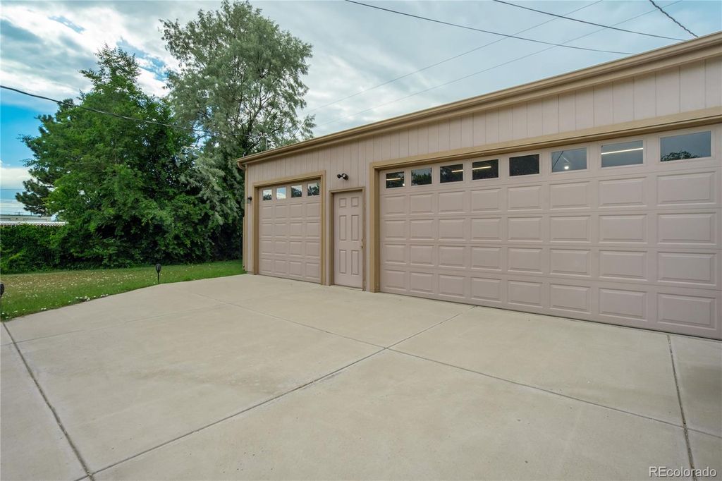 Photo of 1231 W Radcliff Avenue, Englewood, CO 80110 (MLS # 9082564)