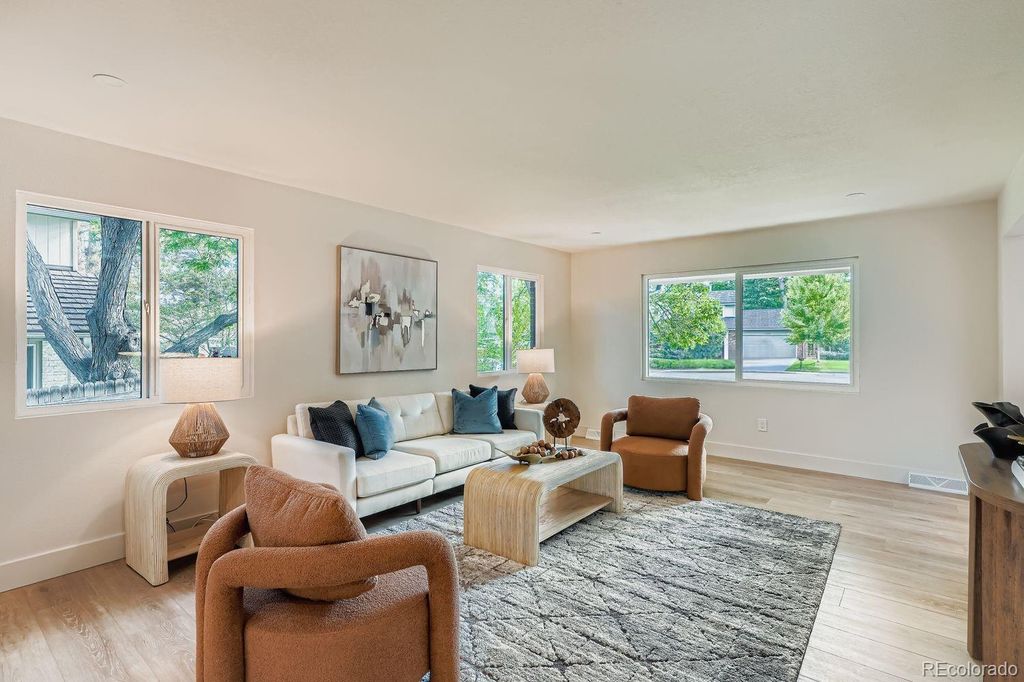 Photo of 11326 E Berry Drive, Englewood, CO 80111 (MLS # 9638510)