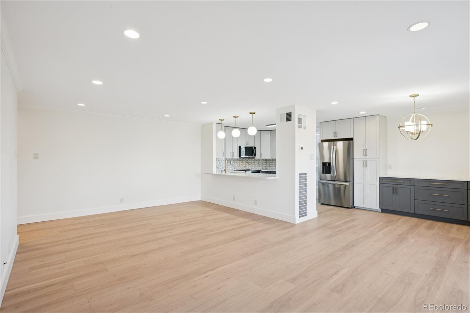 460 S Marion Parkway S 604