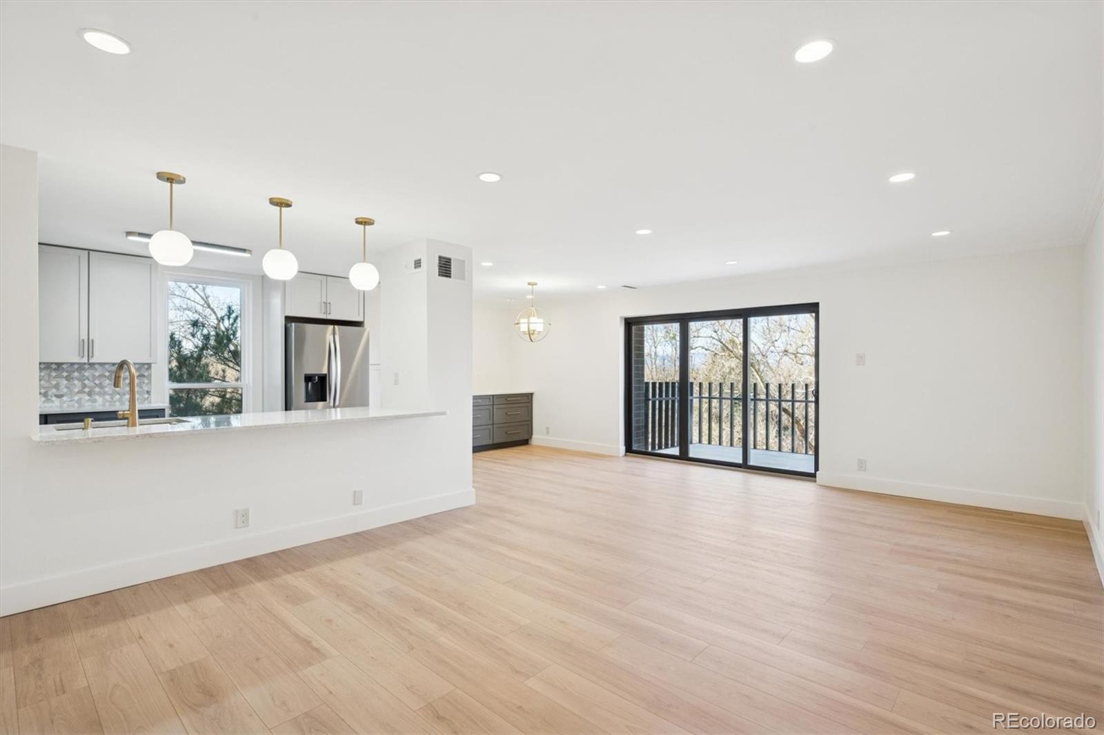 460 S Marion Parkway S 604