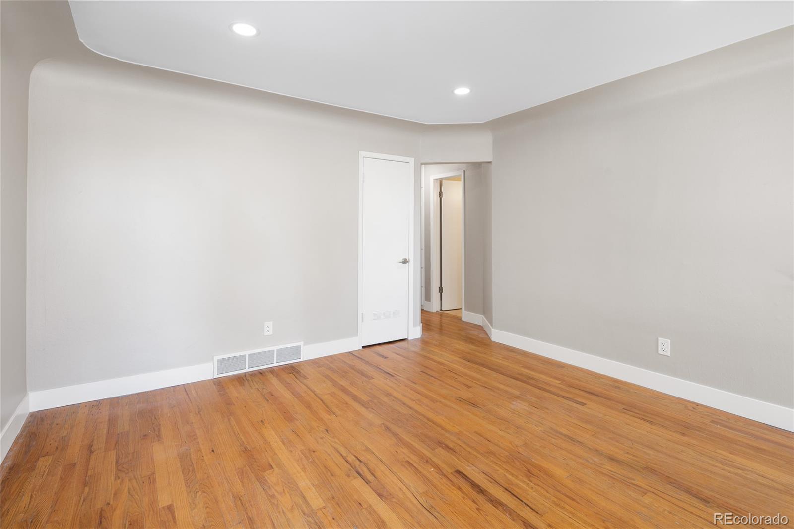8735 W 54th Place