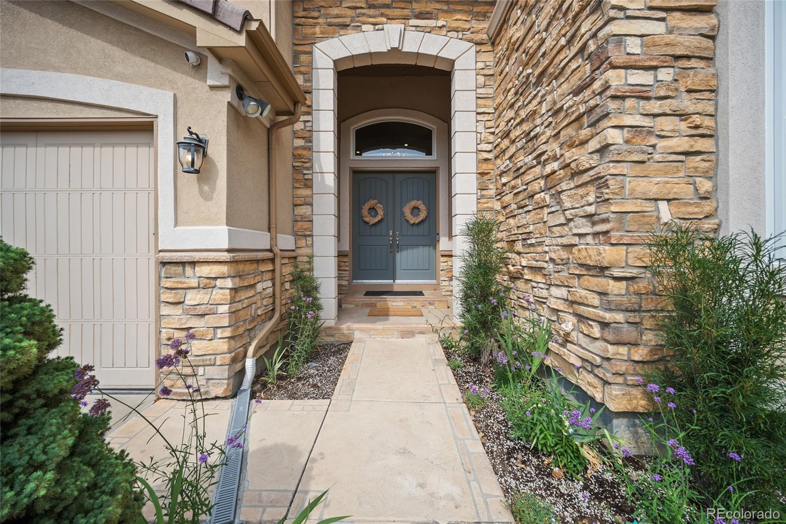 11940 E Lake Court
