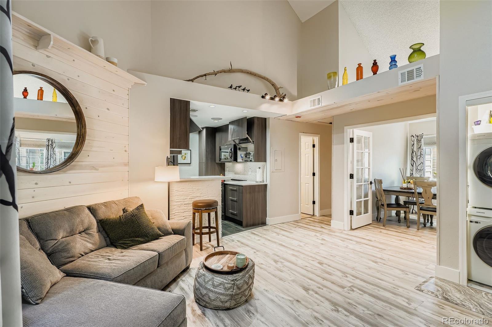 950 S Dahlia Street C