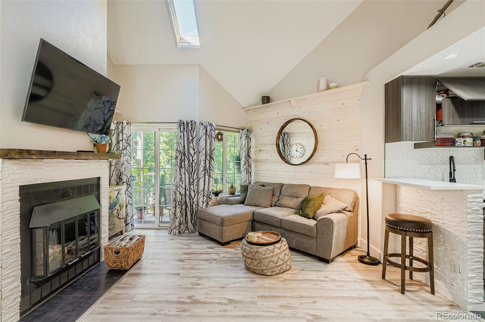 950 S Dahlia Street C