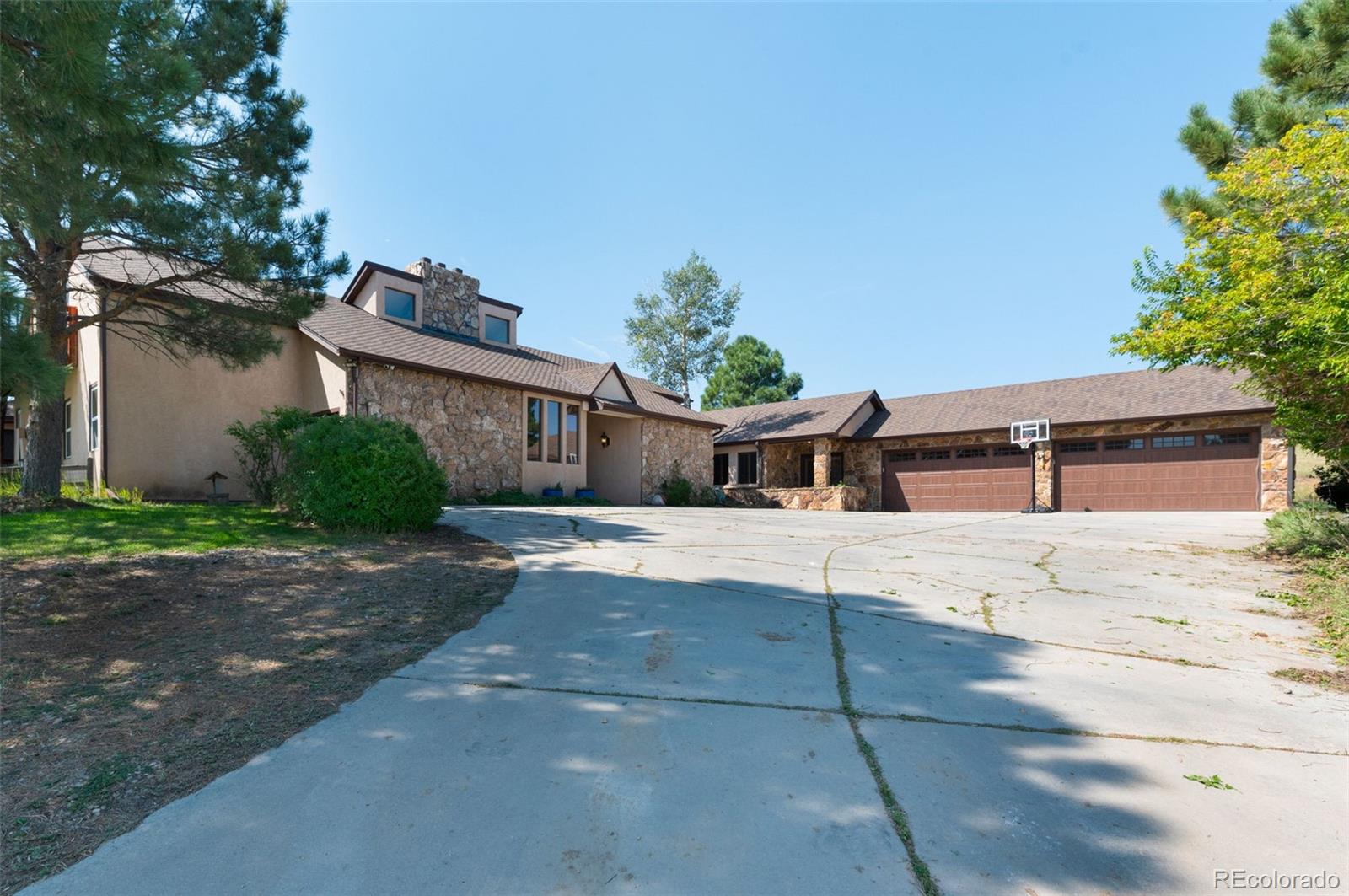 1463 Clarkes Circle