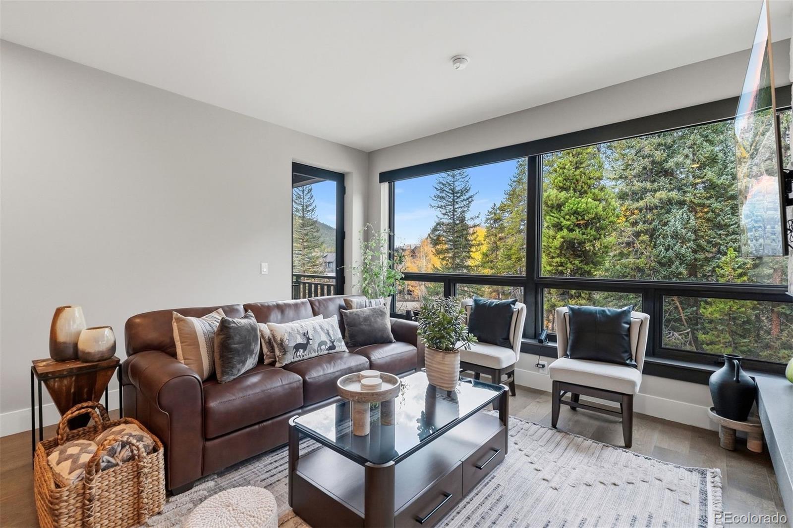 75 Hunkidori Court W209