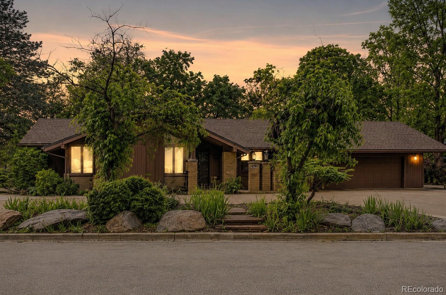 425 Long View Court