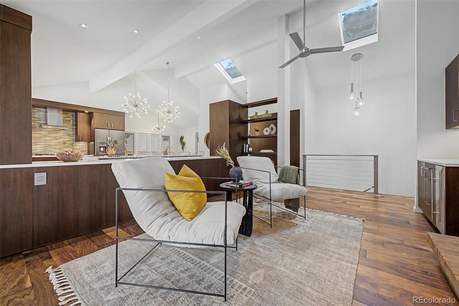 425 Long View Court