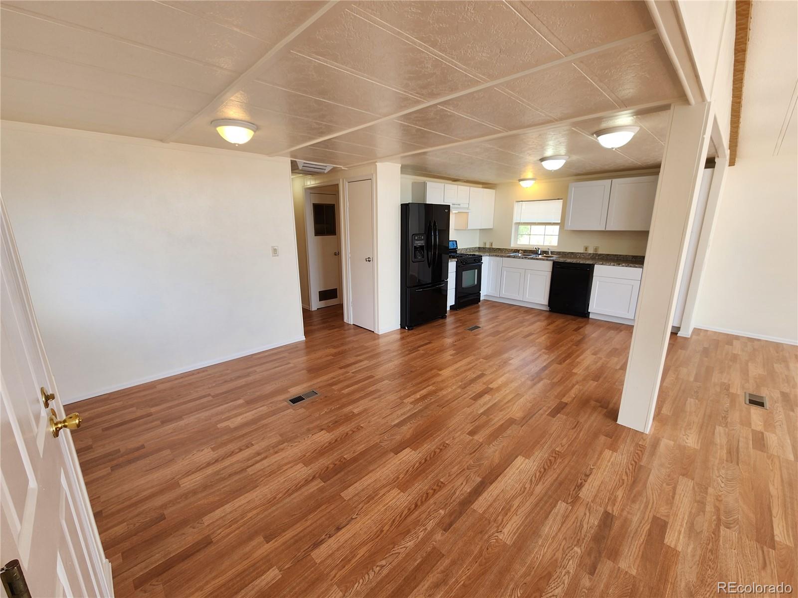 Photo 6 of 23 of 804 N RAYNOLDS house