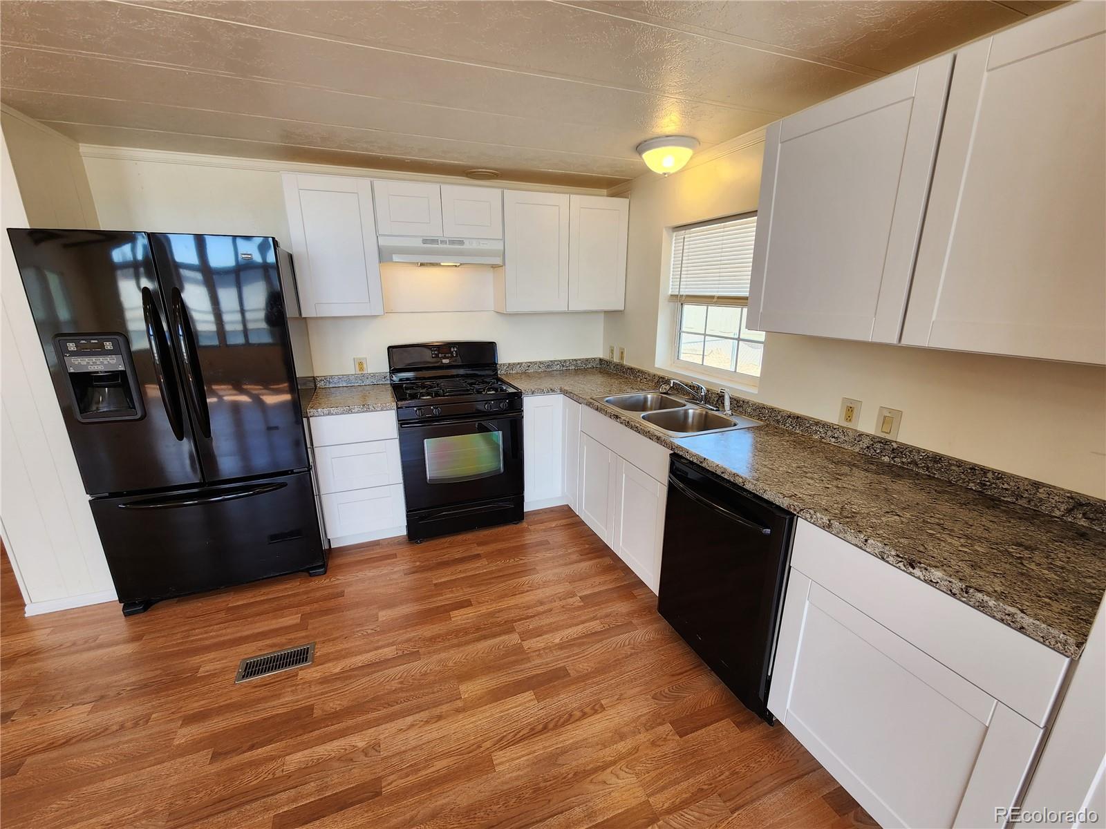 Photo 10 of 23 of 804 N RAYNOLDS house