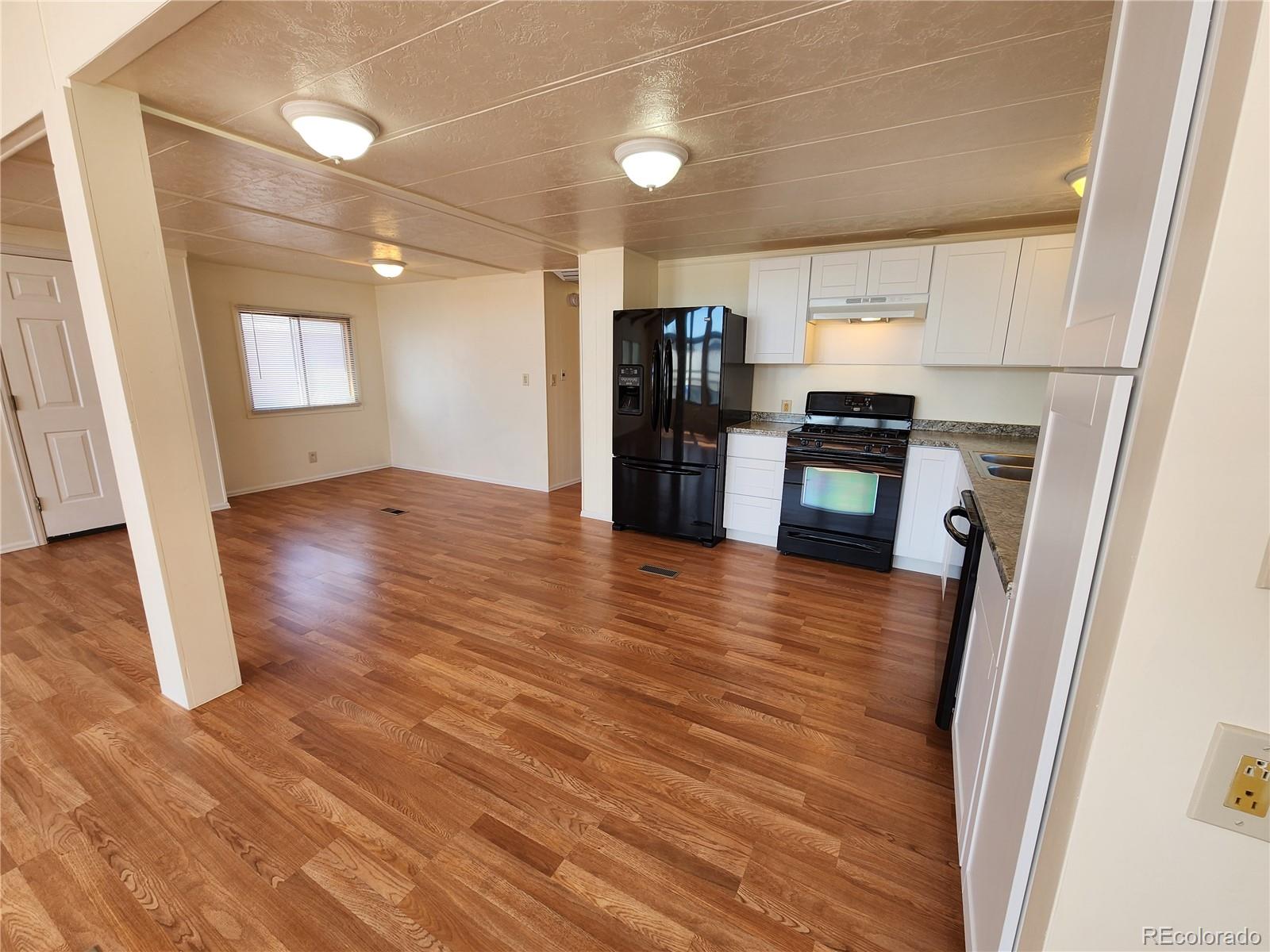 Photo 9 of 23 of 804 N RAYNOLDS house