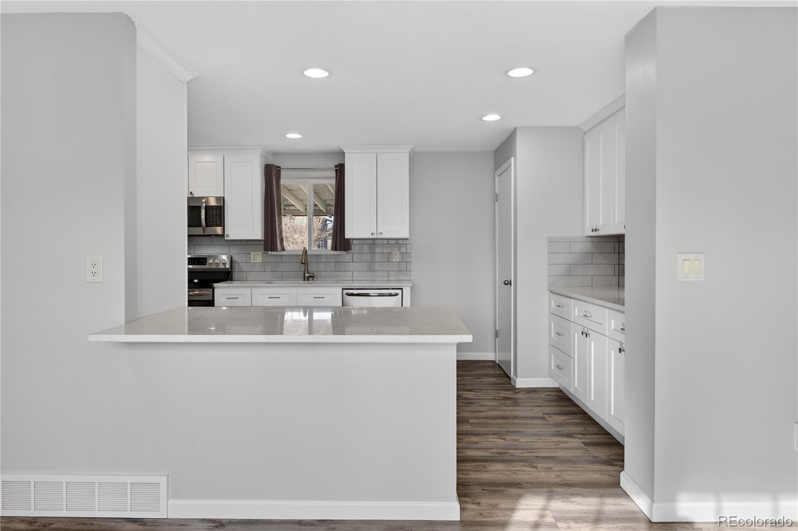 3125 S Beeler Street