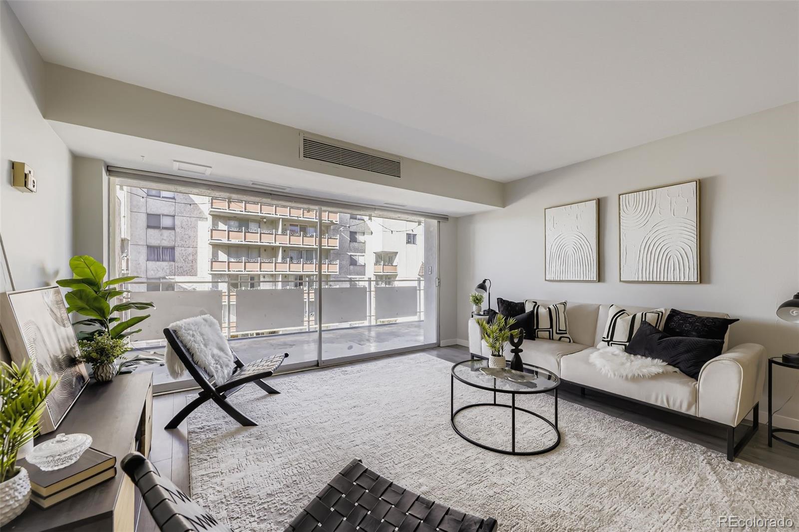 1121 Albion Street 709