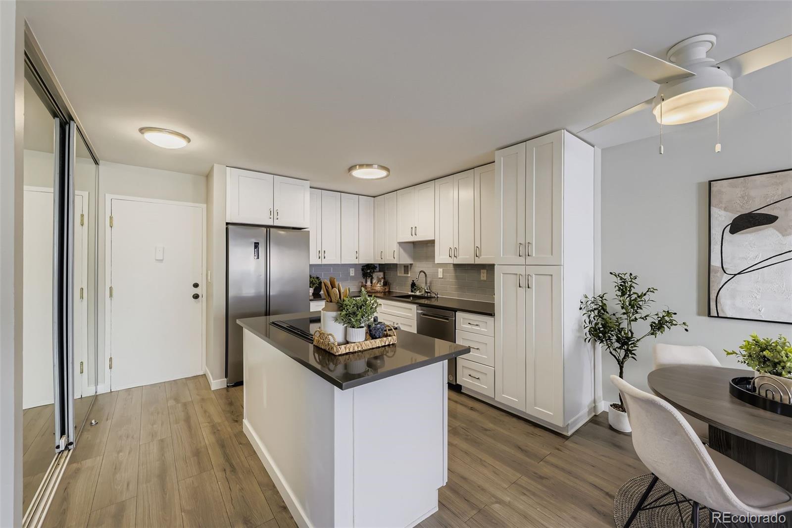 1121 Albion Street 709