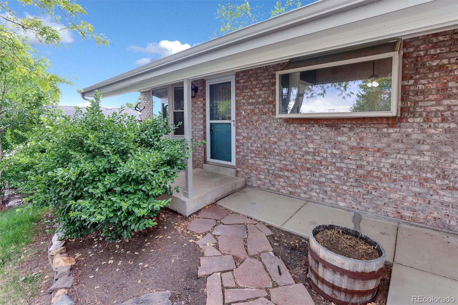 5892 W 75th Place