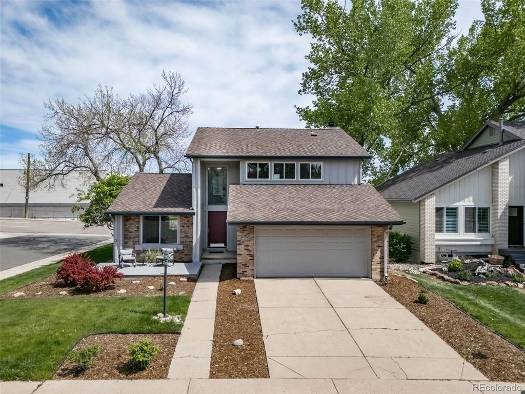 Photo of 6398 S Emporia Circle, Englewood, CO 80111 (MLS # 9405910)