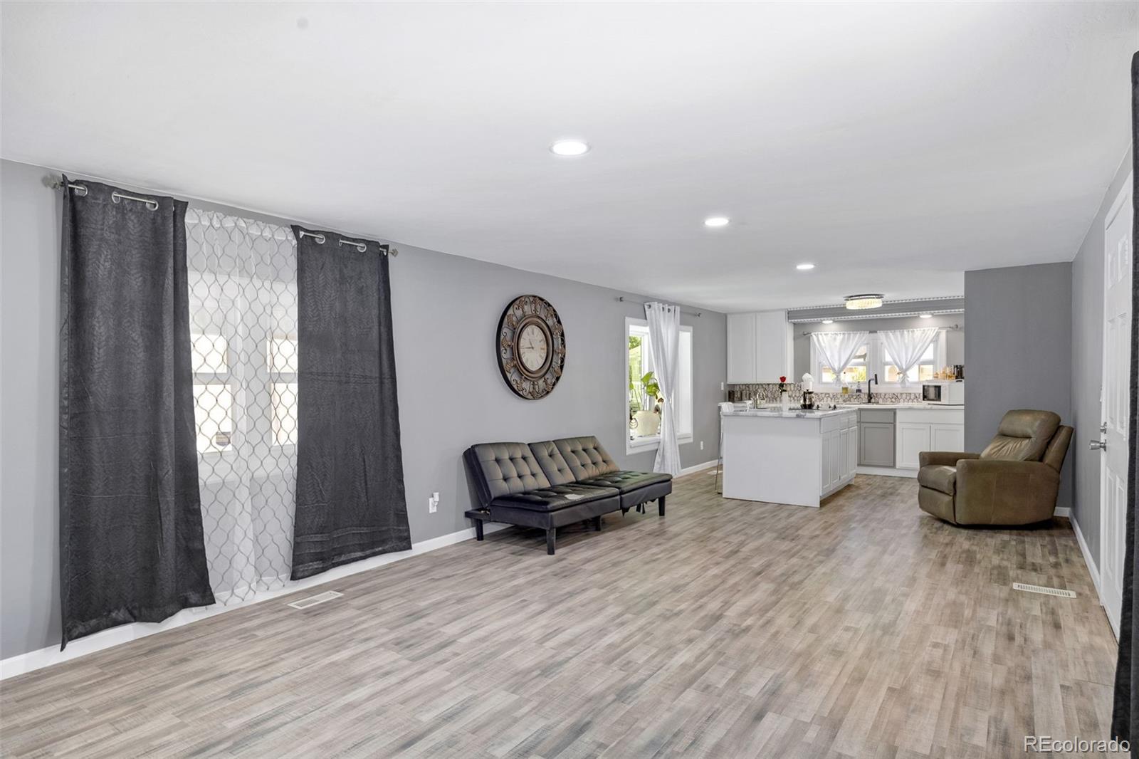 1600 Sable Boulevard