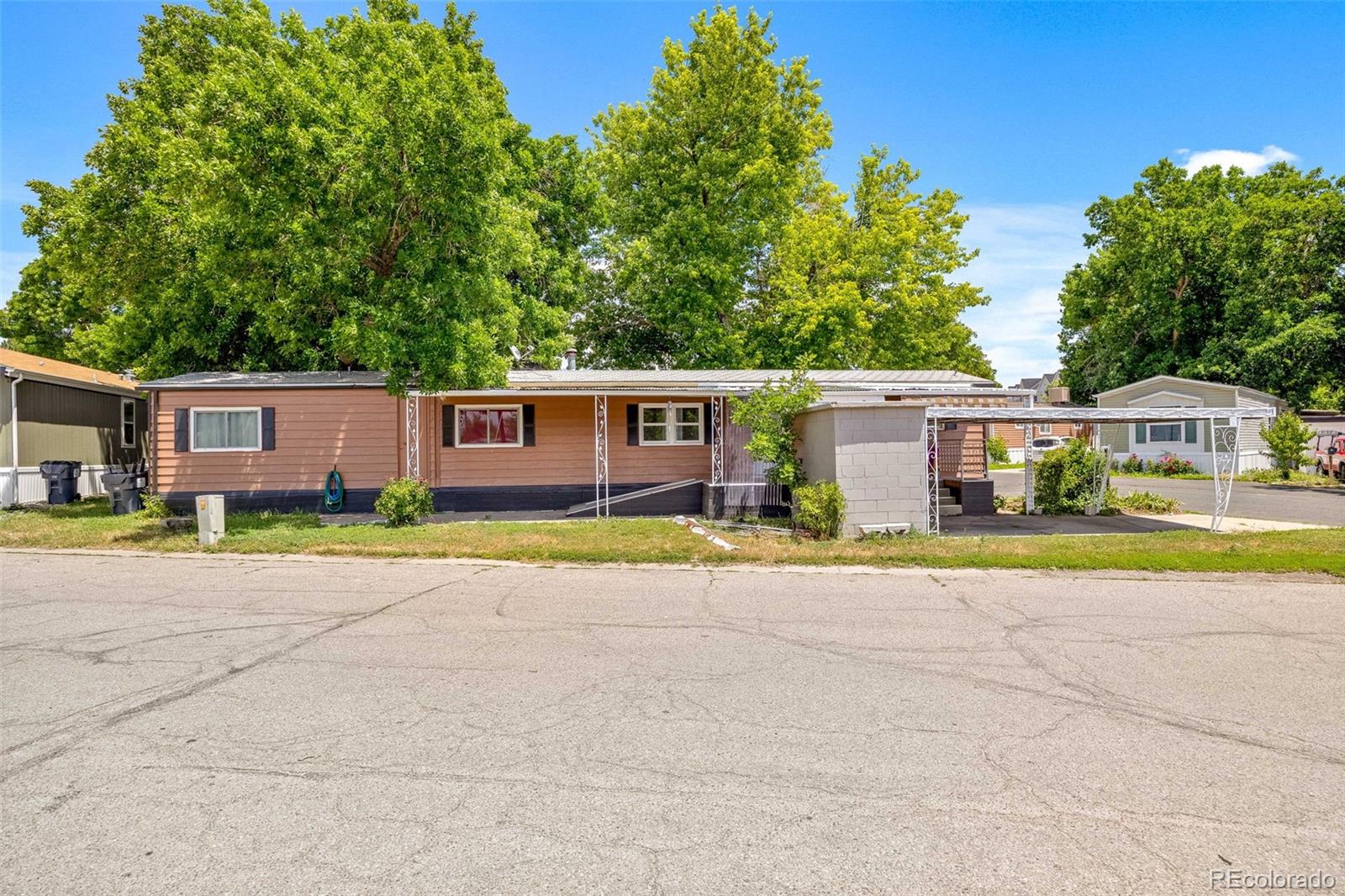 1600 Sable Boulevard