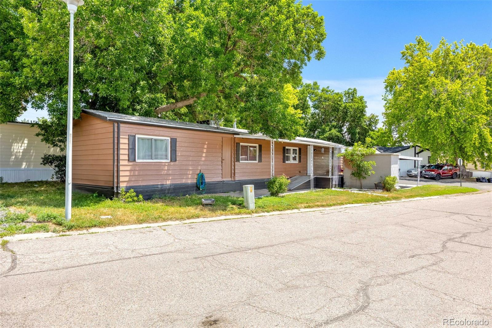 1600 Sable Boulevard