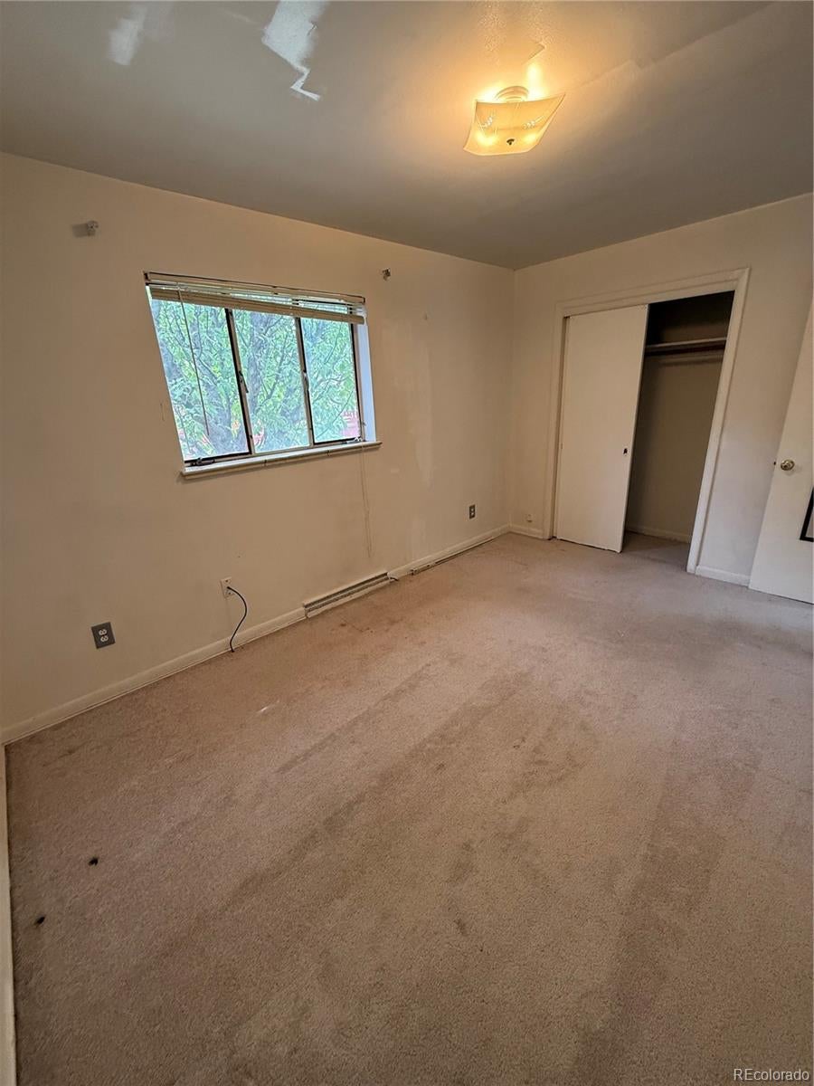 5209 E Thrill Place
