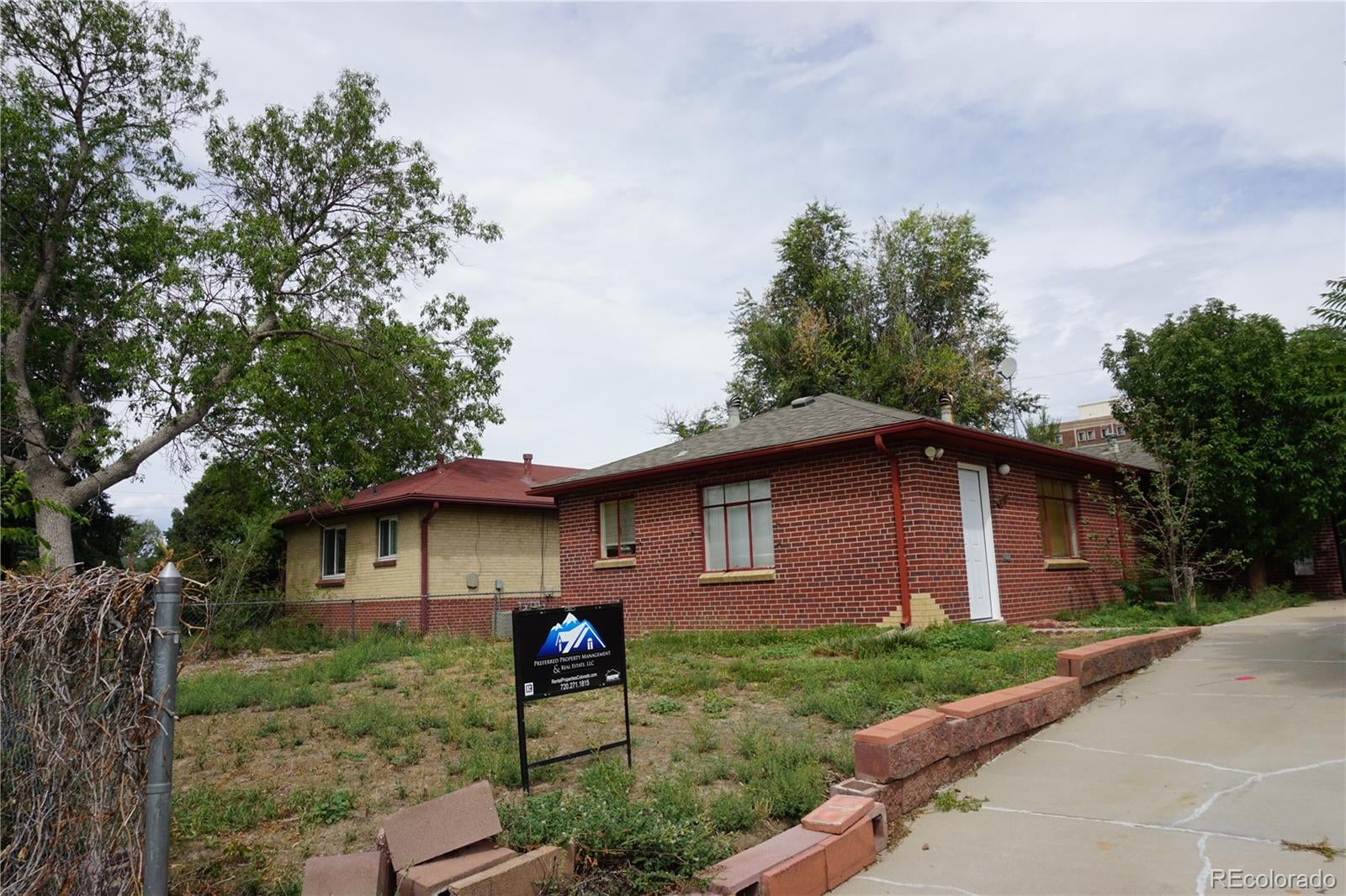 5209 E Thrill Place