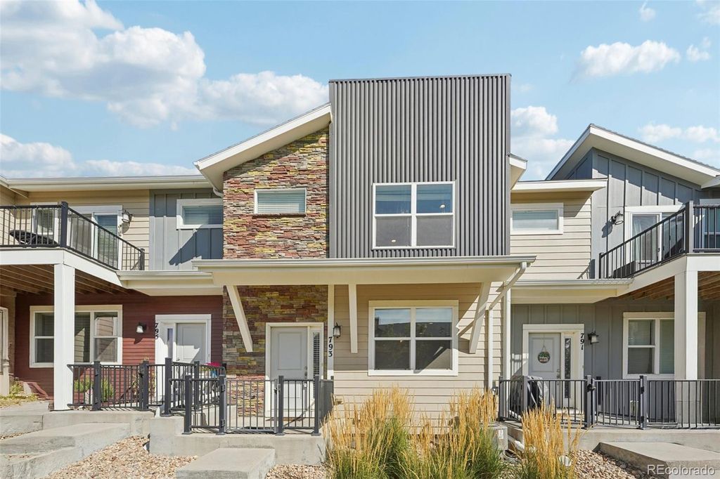 Photo of 793 Robert Street, Longmont, CO 80503 (MLS # 5847048)