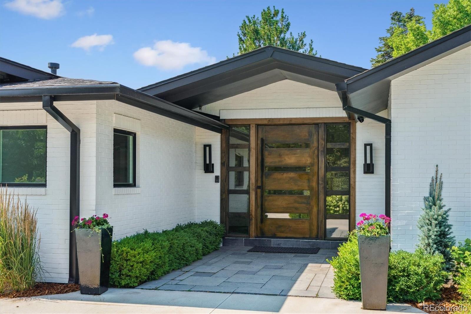 4900 Lakeshore Drive