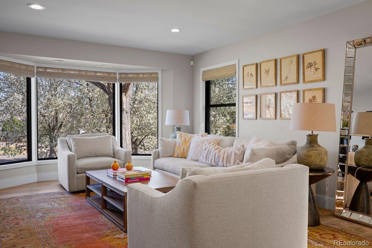 2250 Crestridge Drive