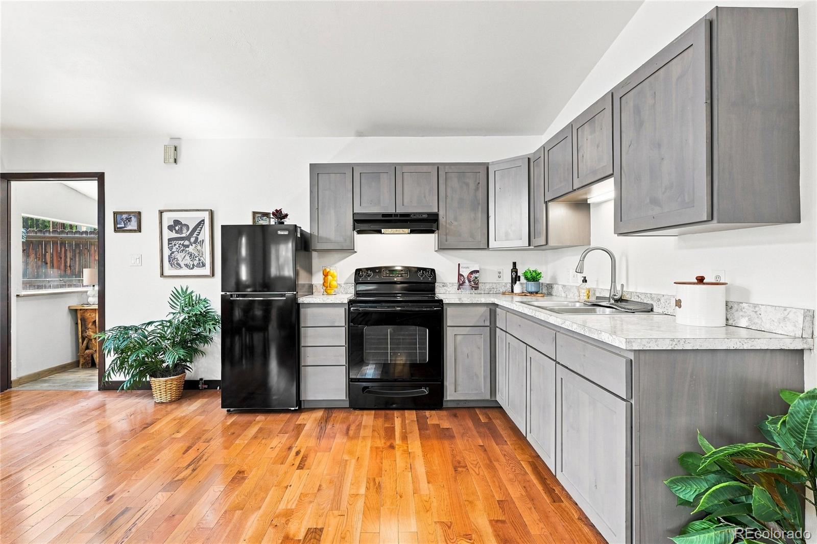 9264 Sandy Lane