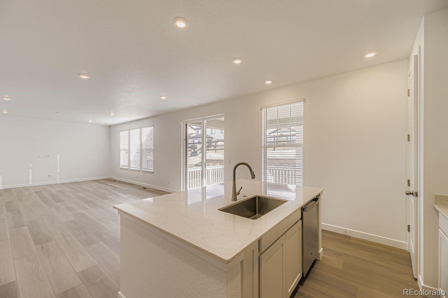 10828 Snowdon Street