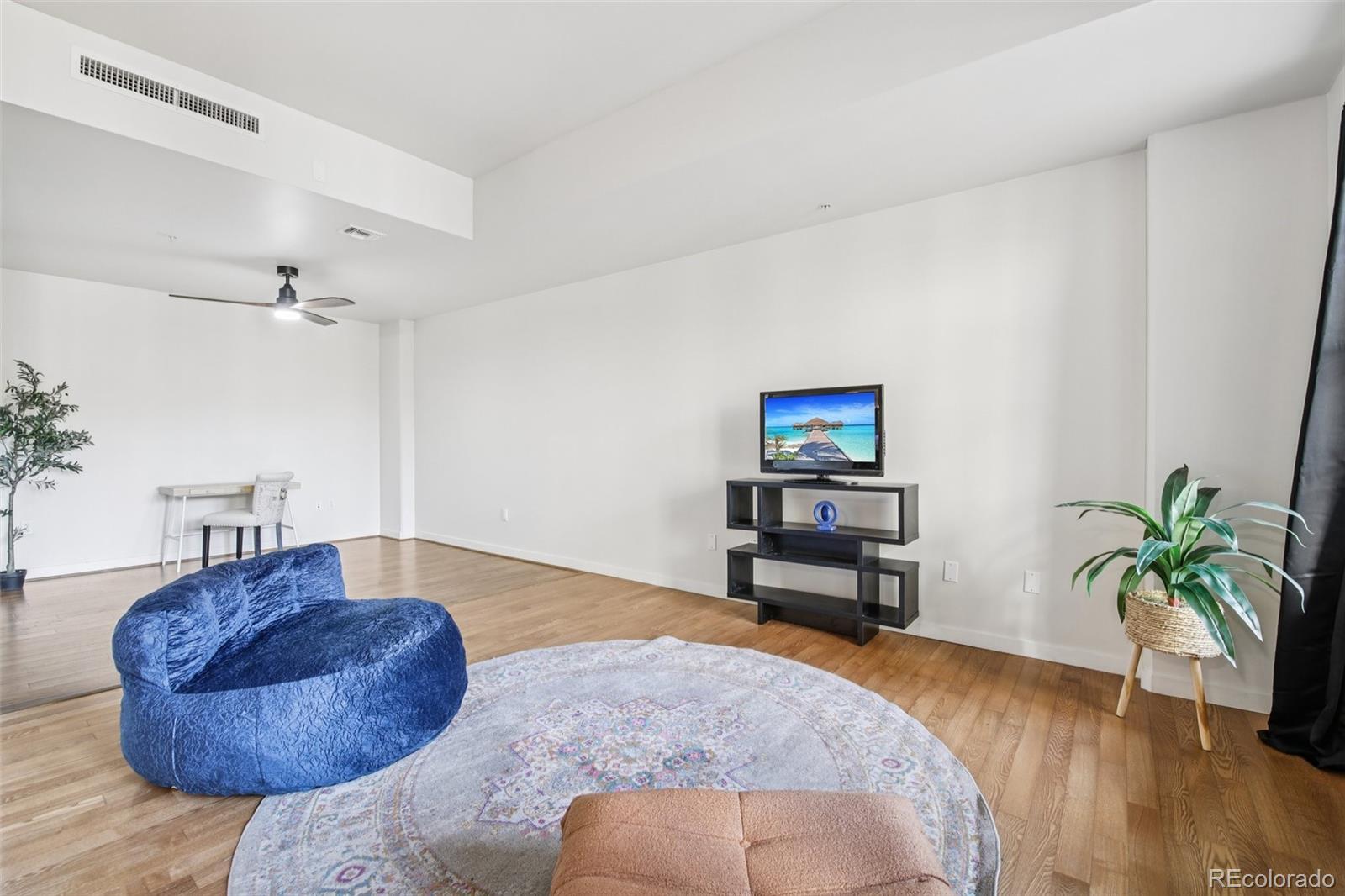 410 Acoma Street 206