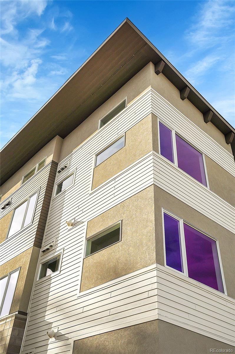 1304 Snowberry Lane 103