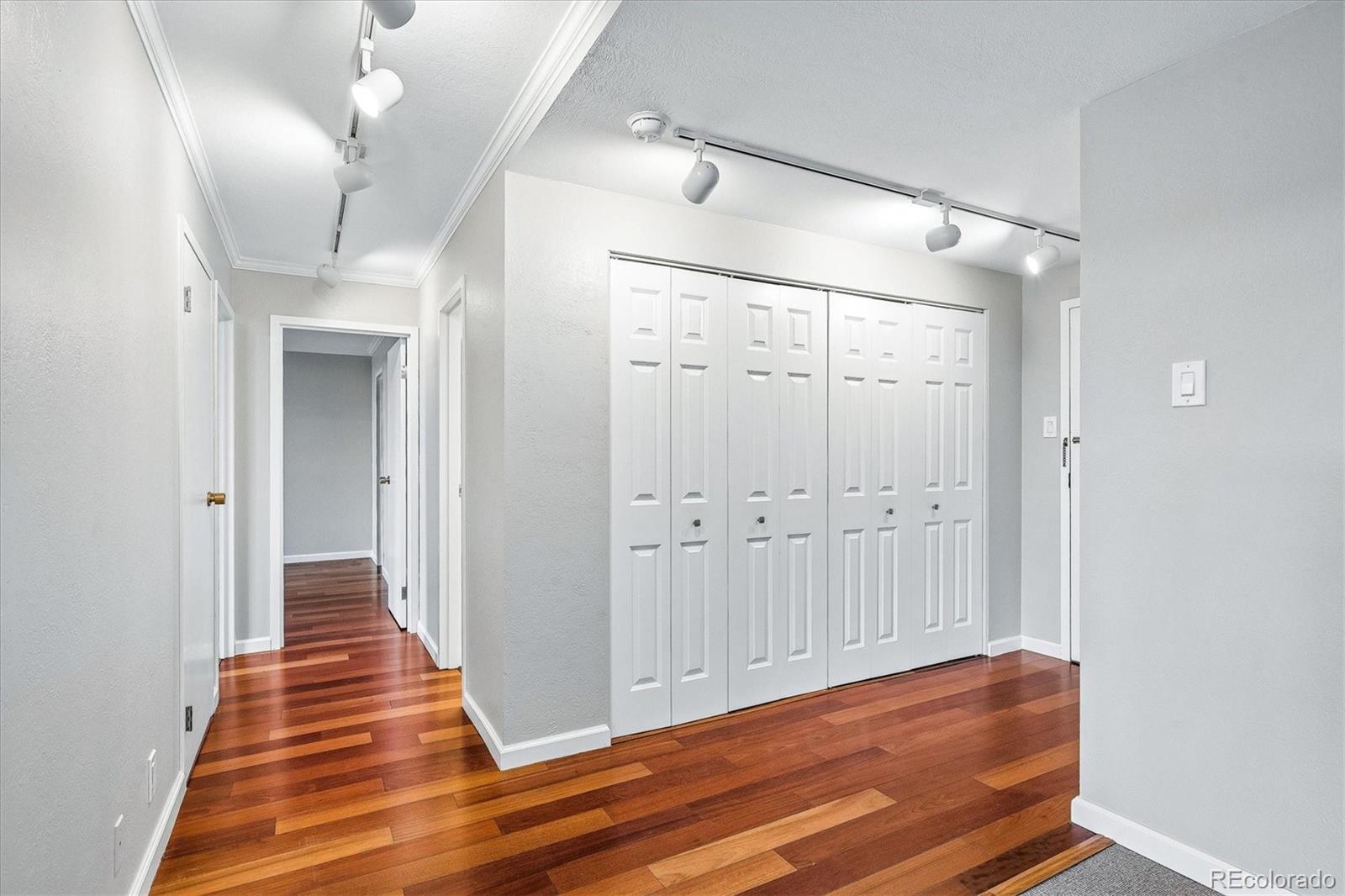 460 S Marion Parkway S 1001