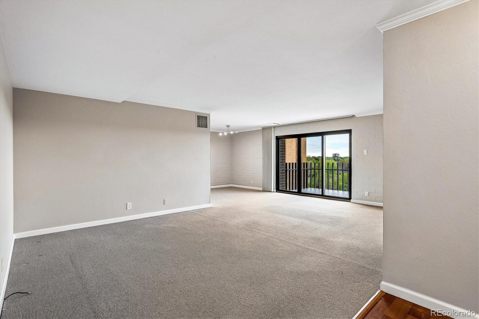 460 S Marion Parkway S 1001