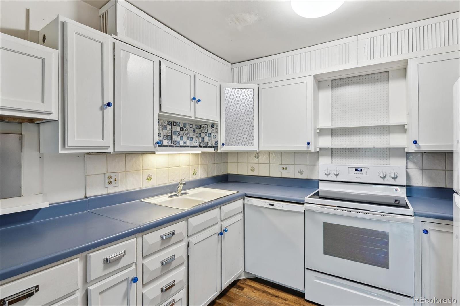 350 S Clinton Street 8C