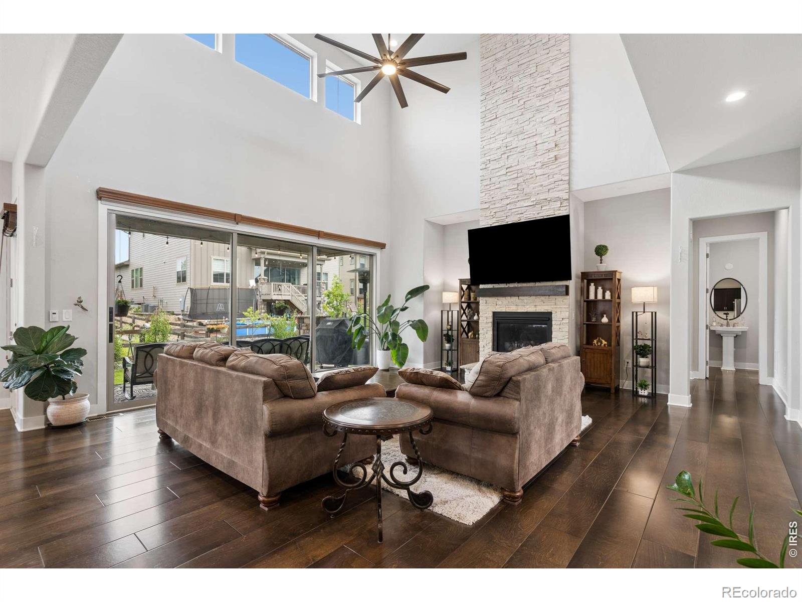 1413 Lyons Lane