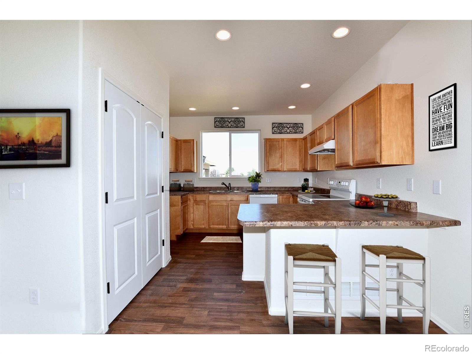 4860 Pinegrove Street