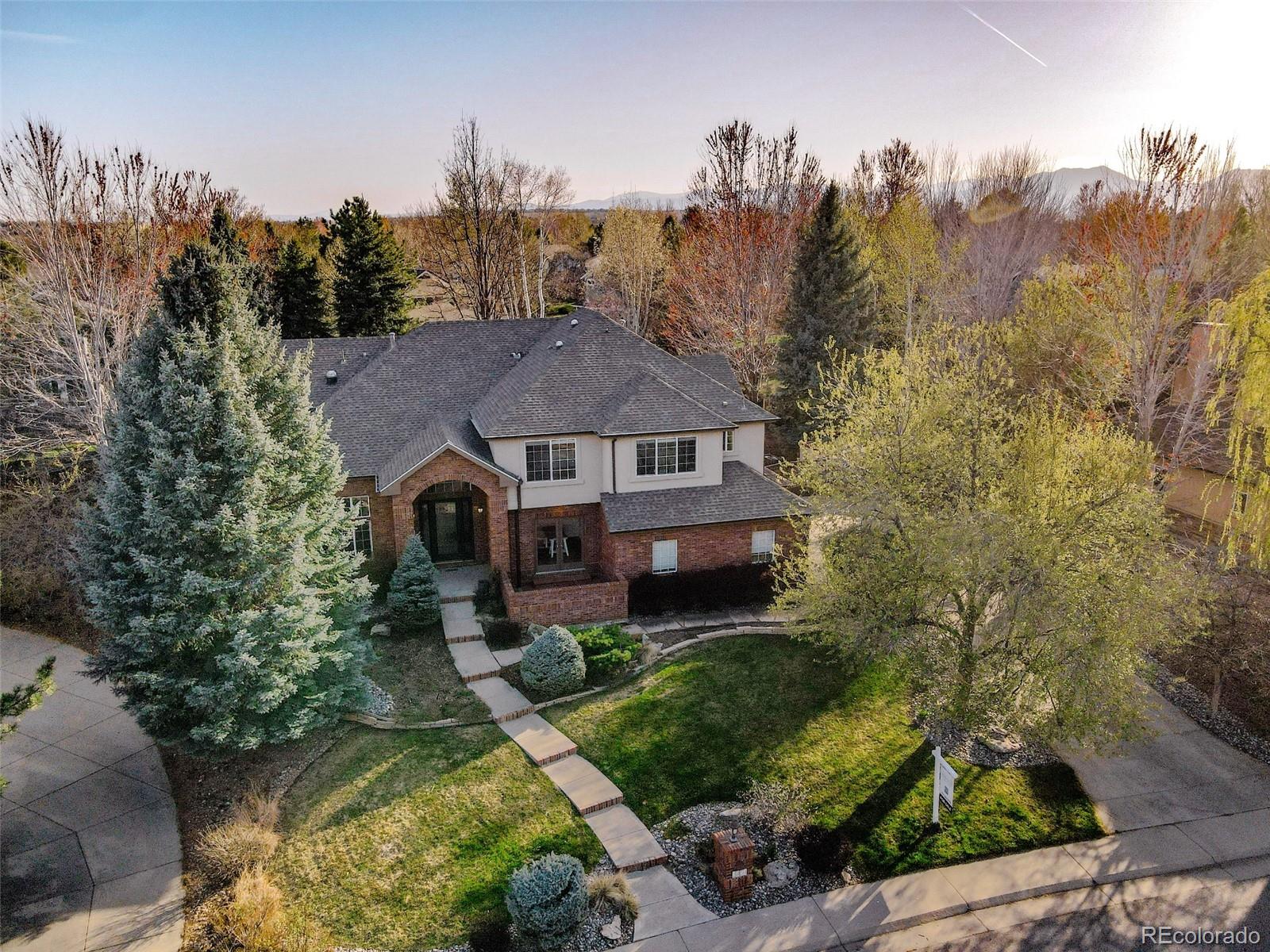 2464 Ginny Way