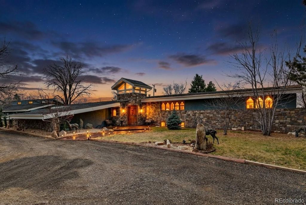 Photo of 7272 W Quincy Avenue, Littleton, CO 80123 (MLS # 9650720)