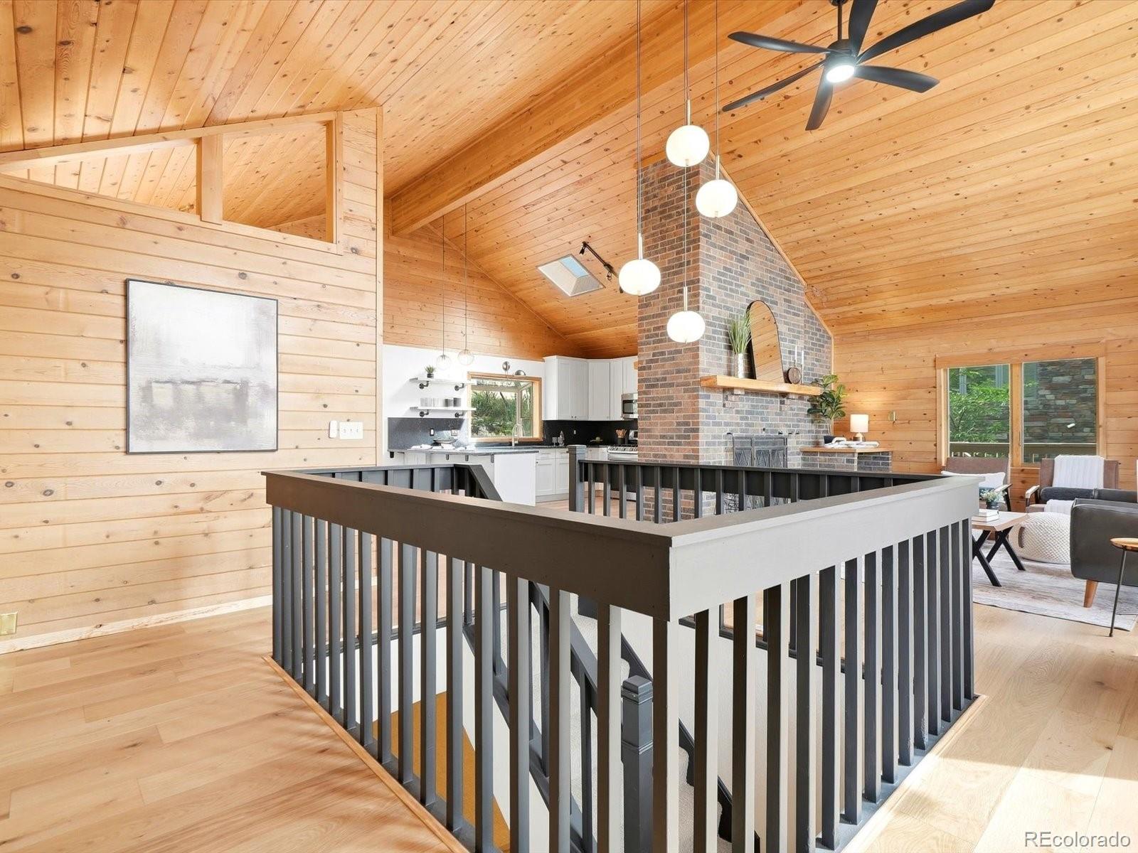 8811 Thunderbird Court